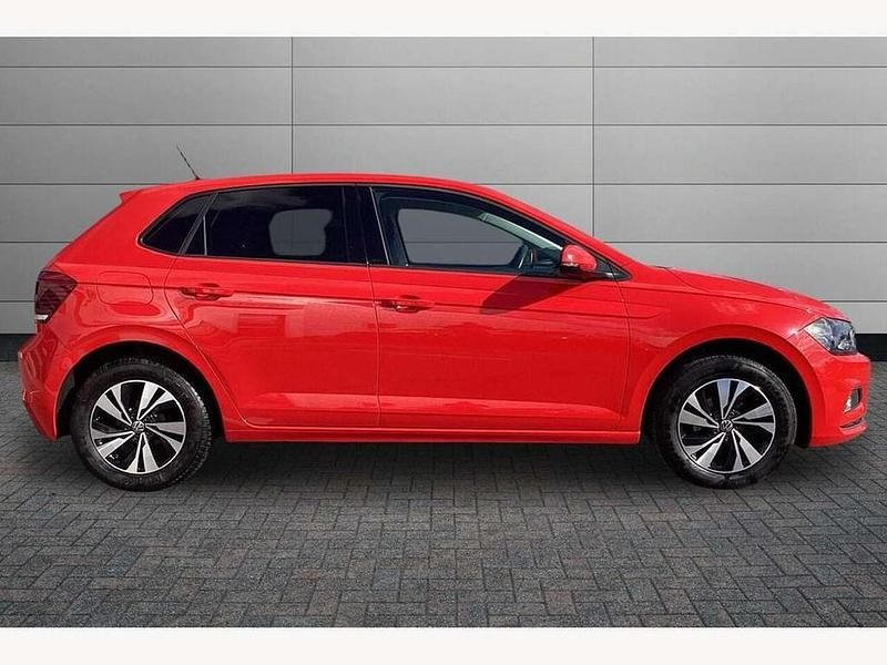 Begagnad VW Polo Match 80 HK (58 kW) 2021 Röd Halvkombi