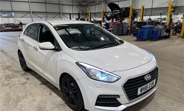 White Used 2016 Hyundai i30 Turbo Hatchback | £7,995 (Fair price) - Image 1/1
