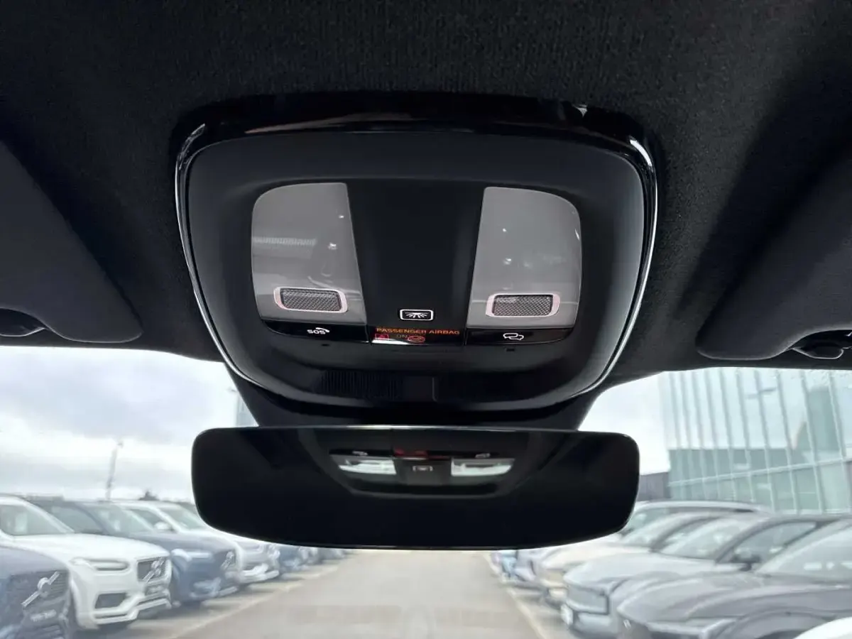 Used Volvo XC40 Plus 197 HP (144 kW) 2025 Black SUV