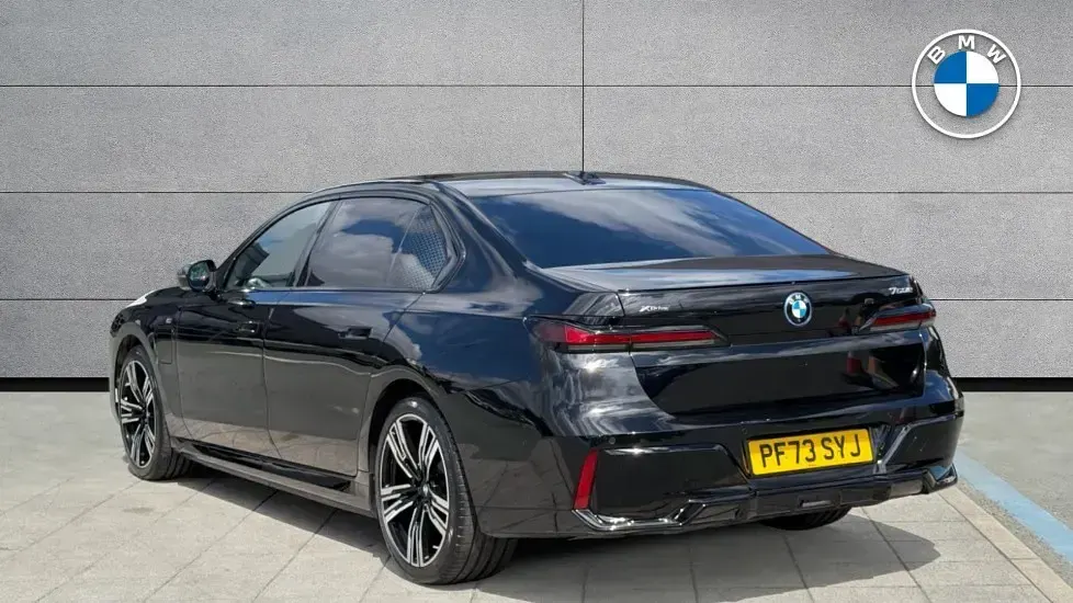 Used BMW 750e M Sport 482 HP (354 kW) 2023 Black Sedan