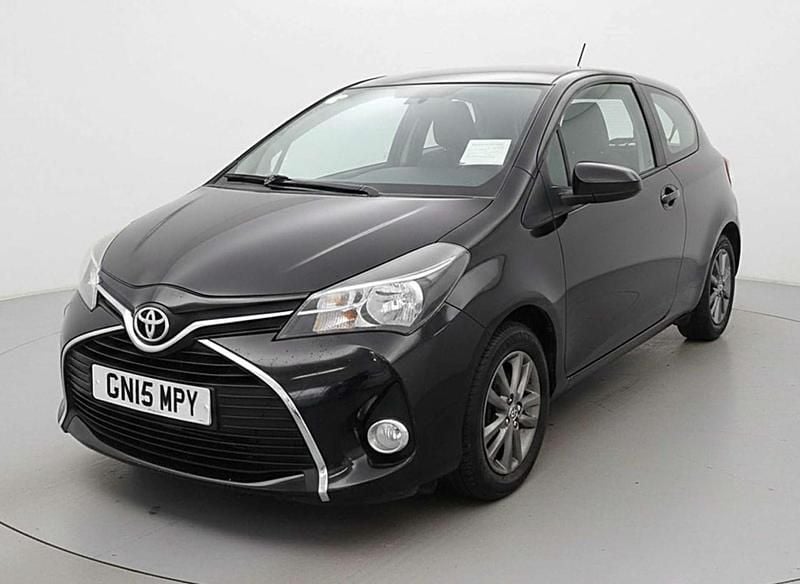 Used Toyota Yaris 2015 Black Hatchback