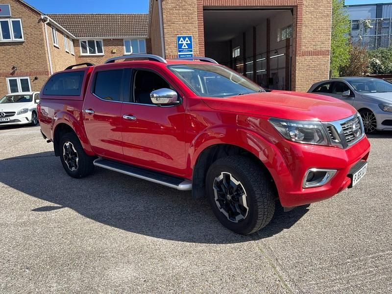 Red Used 2019 Nissan Navara Tekna Pickup | £11,995 (Good price) - Image 1/4