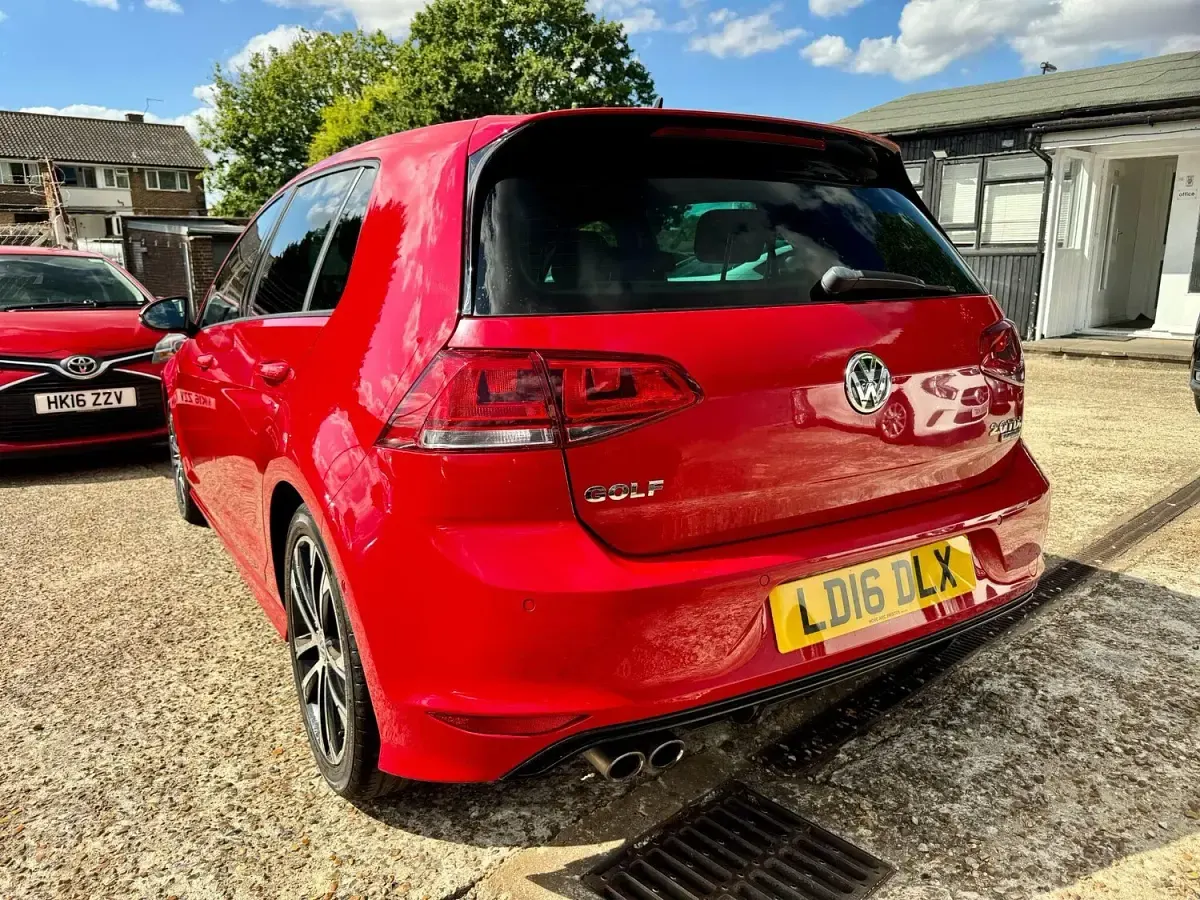 Used VW Golf VII R-line 147 HP (108 kW) 2016 Red Hatchback