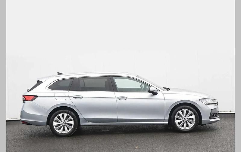 Used Skoda Superb SE Technology 147 HP (108 kW) 2024 Pebble silver metallic Estate