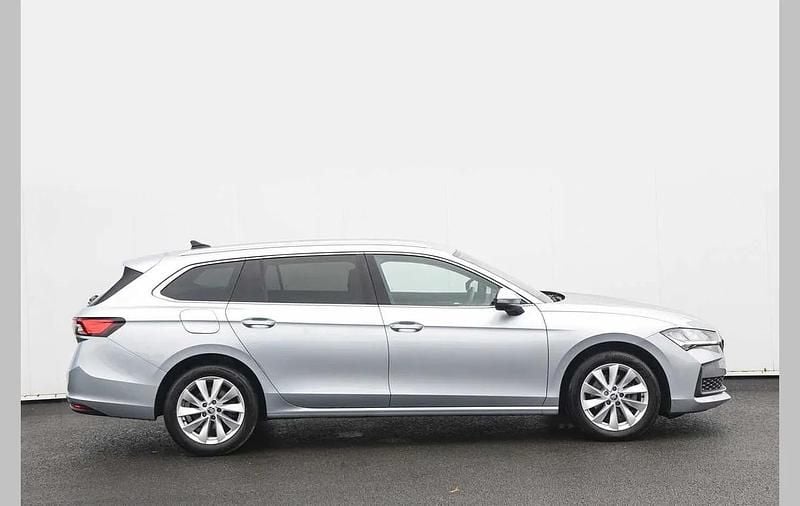 Used Skoda Superb SE Technology 147 HP (108 kW) 2024 Pebble silver metallic Estate