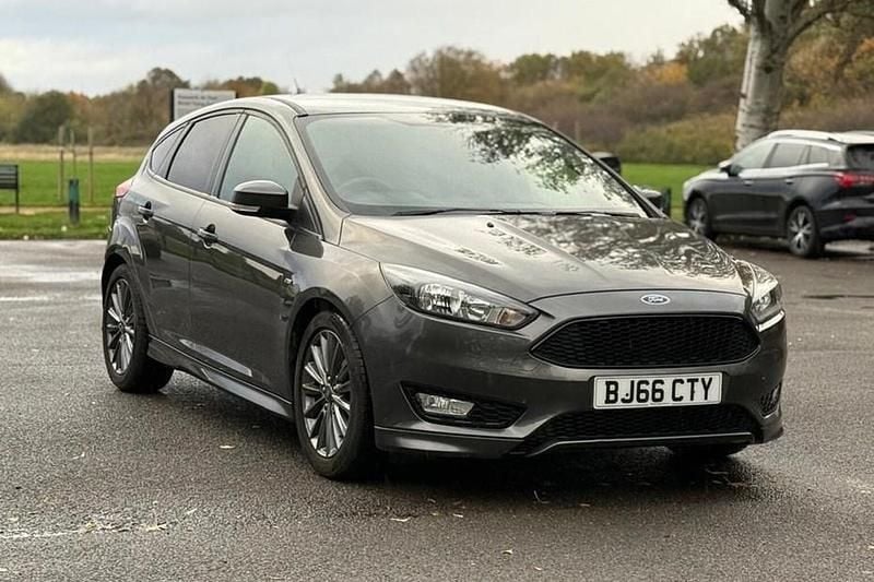 Grey Used 2016 Ford Focus ST-Line Hatchback | £5,995 (Good price) - Image 1/1