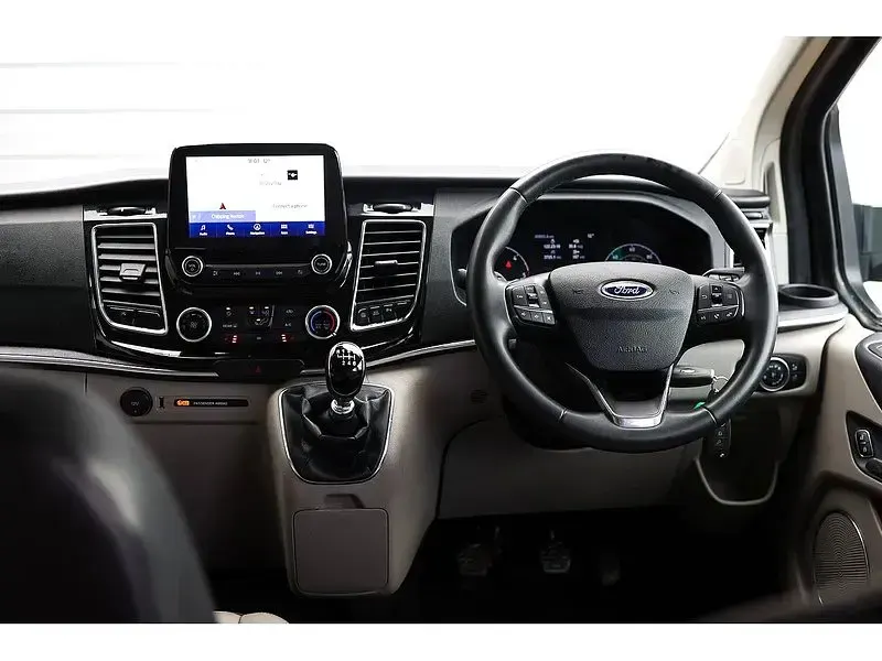 Used Ford Tourneo Custom Titanium 2022 Frozen white (solid colour) Van