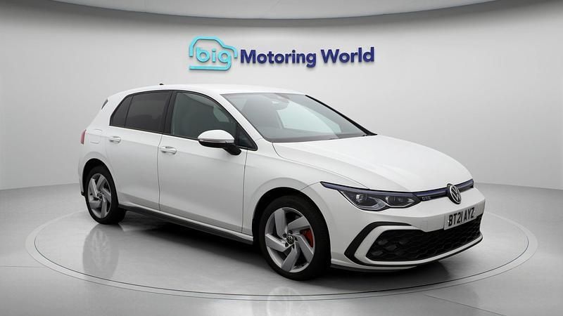 Used 2021 VW Golf VIII GTE | £18,300 (Fair price) - Image 1/4