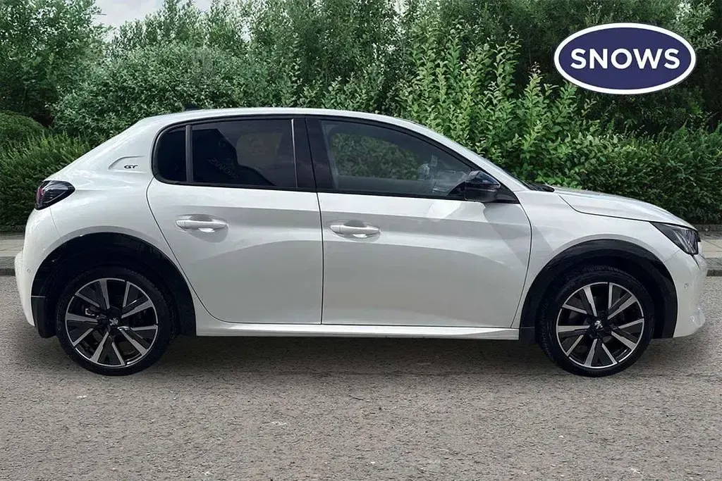 Second-hand Peugeot 208 GT 101 CP (74 kW) 2022 Alb Hatchback