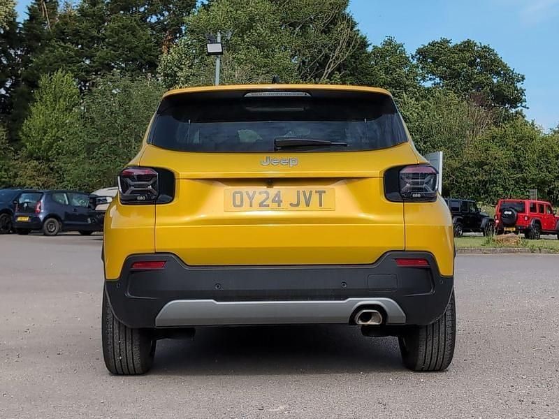 Used Jeep Avenger Altitude 101 HP (74 kW) 2024 Yellow SUV