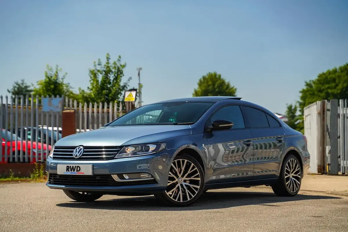 Used VW CC Black Edition 184 HP (135 kW) 2016 Blue Sedan