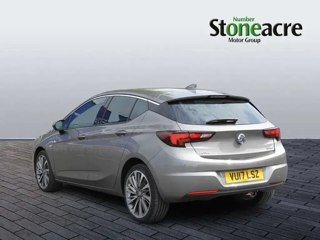 Begagnad Vauxhall Astra Elite 150 HK (110 kW) 2017 Grå Halvkombi