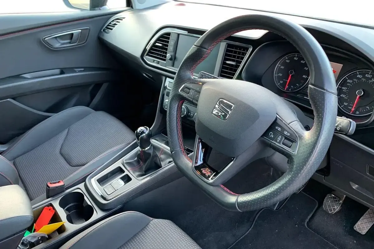 Used Seat Leon FR 150 HP (110 kW) 2017 Mauve/purple Hatchback