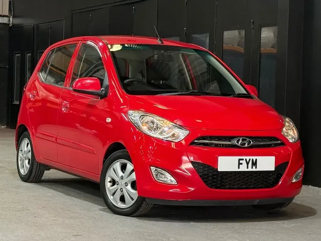 Used Hyundai i10 Active 86 HP (63 kW) 2011 Red Hatchback