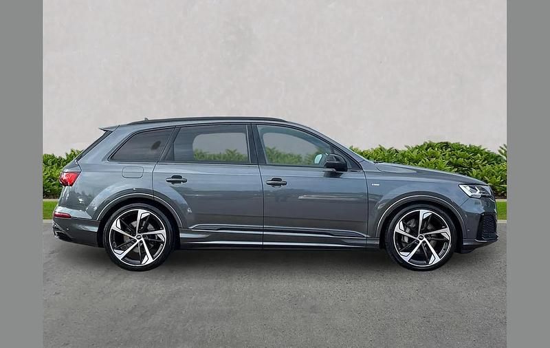 Used Audi Q7 Black Edition 286 HP (210 kW) 2022 Grey SUV
