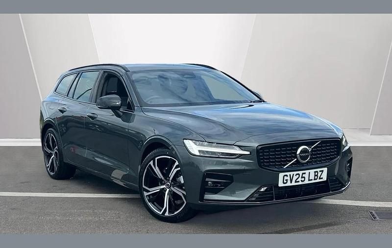 Used Volvo V60 Plus 194 HP (142 kW) 2025 Green Estate
