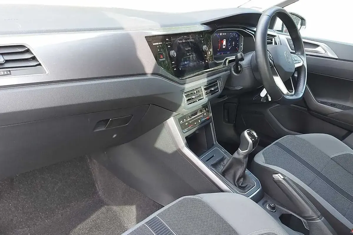 Used VW Polo Style 95 HP (69 kW) 2024 Grey Hatchback
