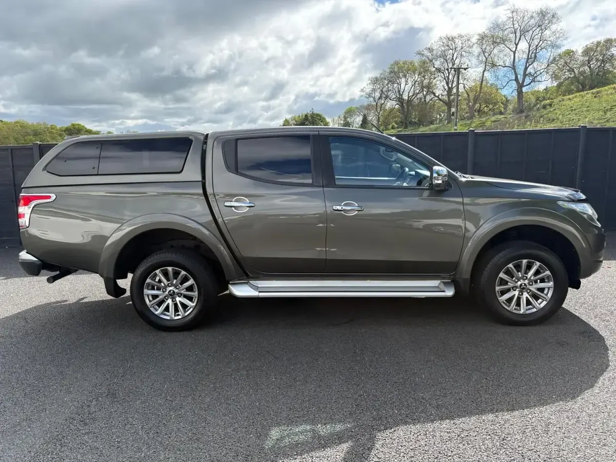Used Mitsubishi L200 181 HP (133 kW) 2019 Green Pickup