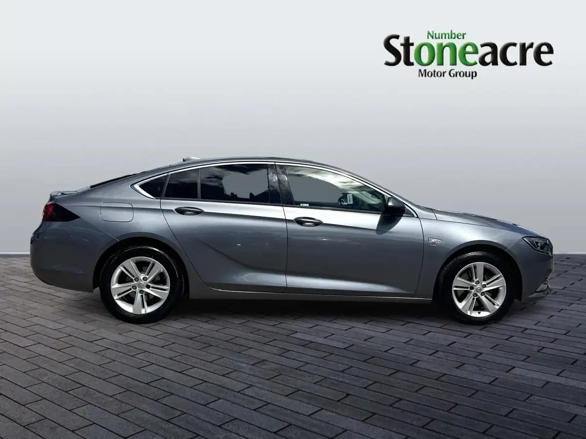 Used Vauxhall Insignia SRi 136 HP (100 kW) 2018 Grey Hatchback