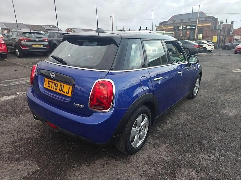 Used Mini Cooper Classic 136 HP (100 kW) 2019 Blue Hatchback