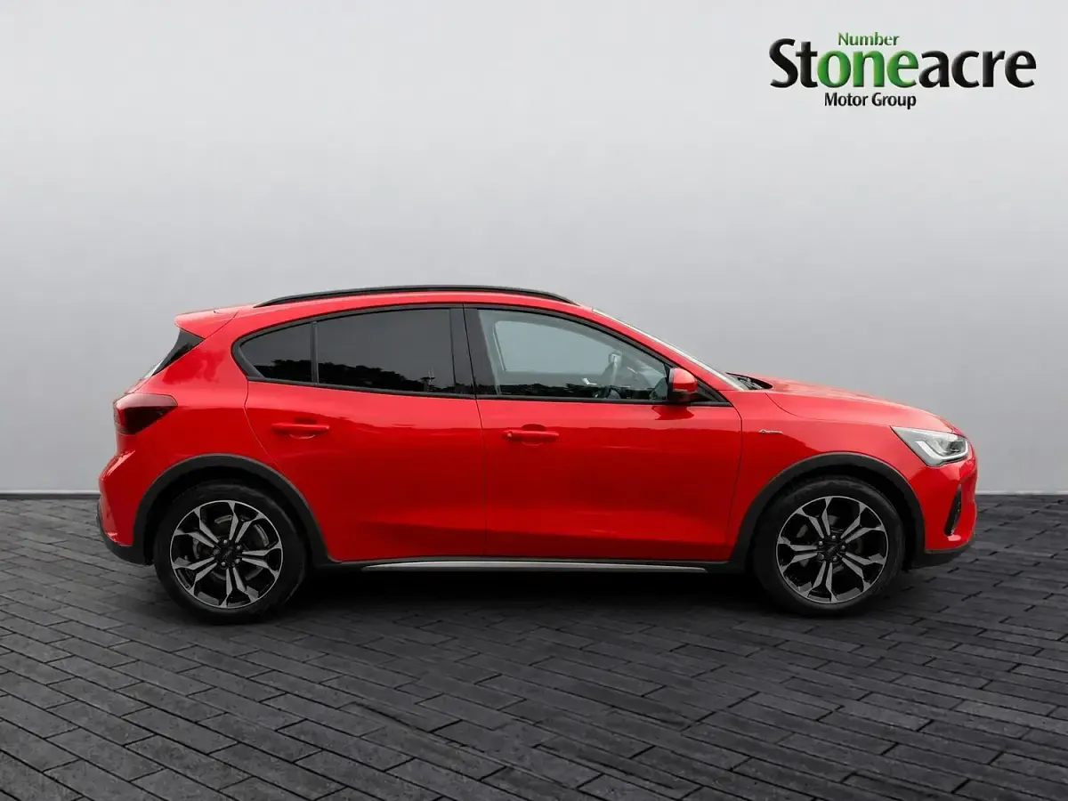 Used Ford Focus Active X 155 HP (114 kW) 2023 Red Hatchback