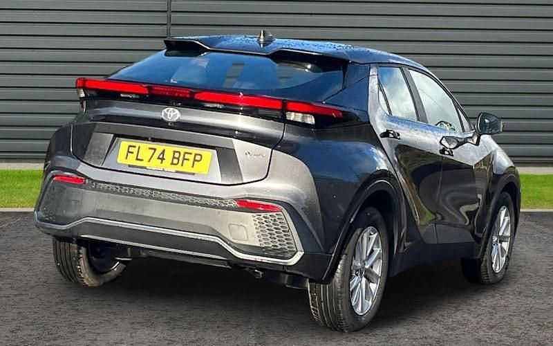 Used Toyota C-HR 140 HP (102 kW) 2026 SUV