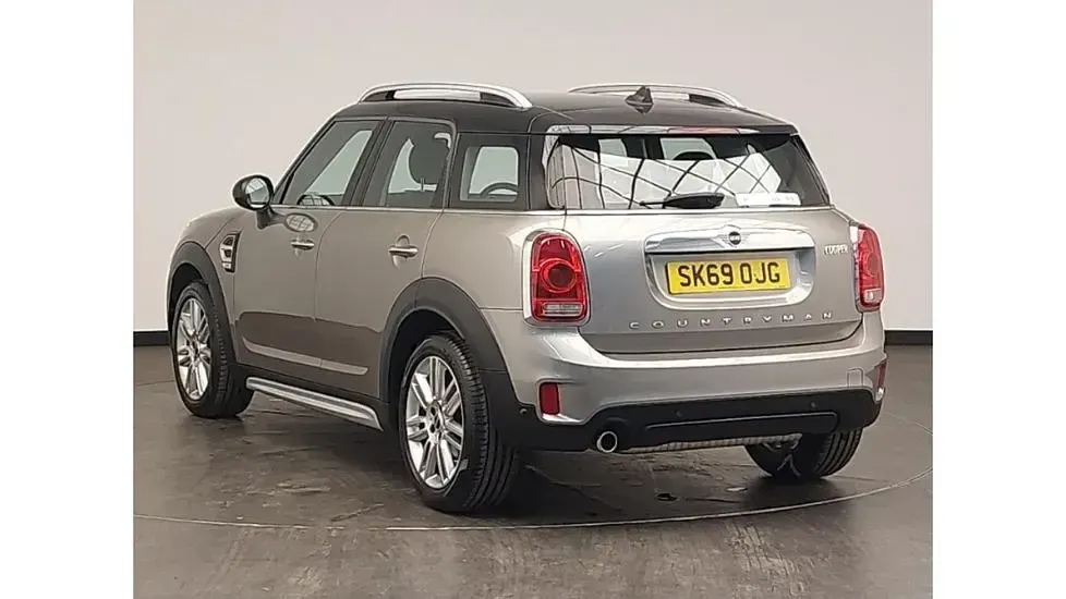 Used Mini Cooper Countryman Exclusive 134 HP (98 kW) 2019 Silver SUV