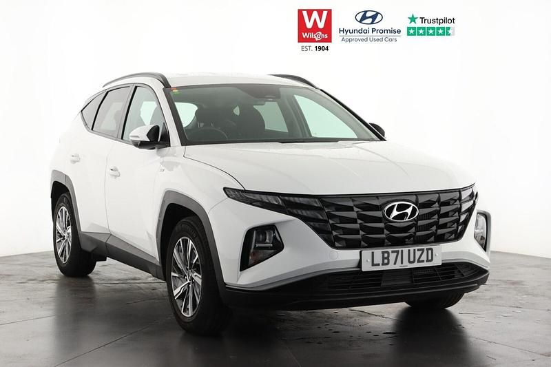 White Used 2022 Hyundai Tucson SE SUV | £19,995 (Fair price) - Image 1/3