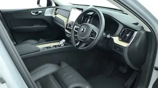Used Volvo XC60 Ultra 250 HP (183 kW) 2026 SUV