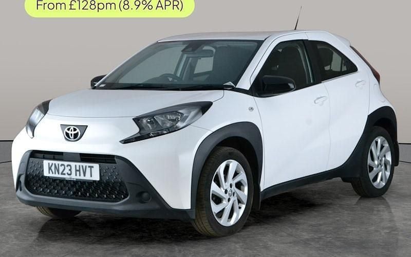 Used Toyota Aygo X PURE 72 HP (52 kW) 2025 SUV