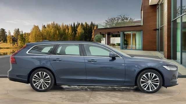 Used Volvo V90 Core 197 HP (144 kW) 2023 Estate