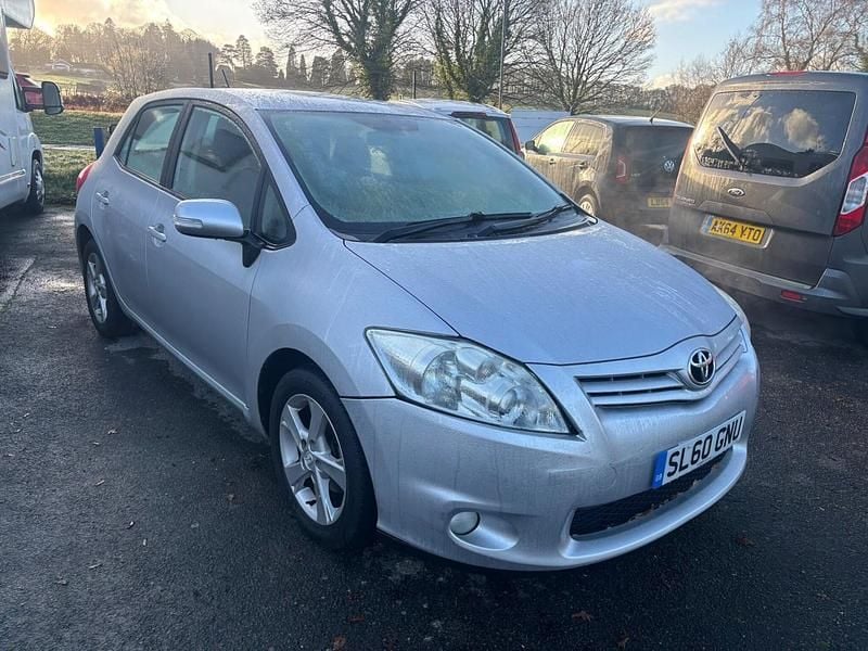 Silver Used 2010 Toyota Auris Hatchback | £3,495 (Fair price) - Image 1/3