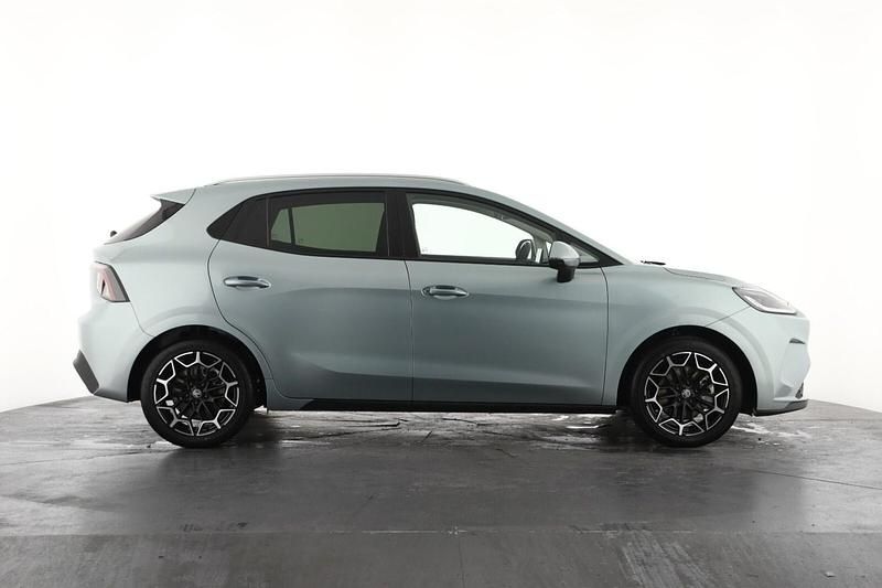 New MG MG4 EV 319 kW (435 HP) 2026 Hatchback