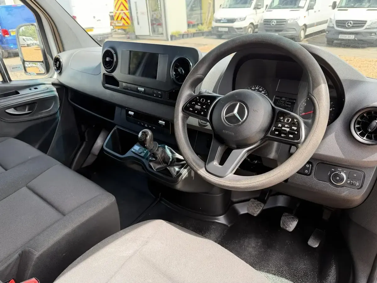 Used Mercedes Sprinter 163 HP (119 kW) 2019 White Van