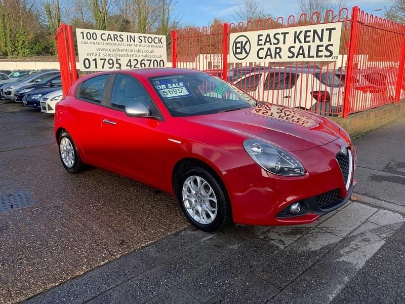 Red Used 2018 Alfa Romeo Giulietta Super Hatchback | £4,500 (Good price) - Image 1/4