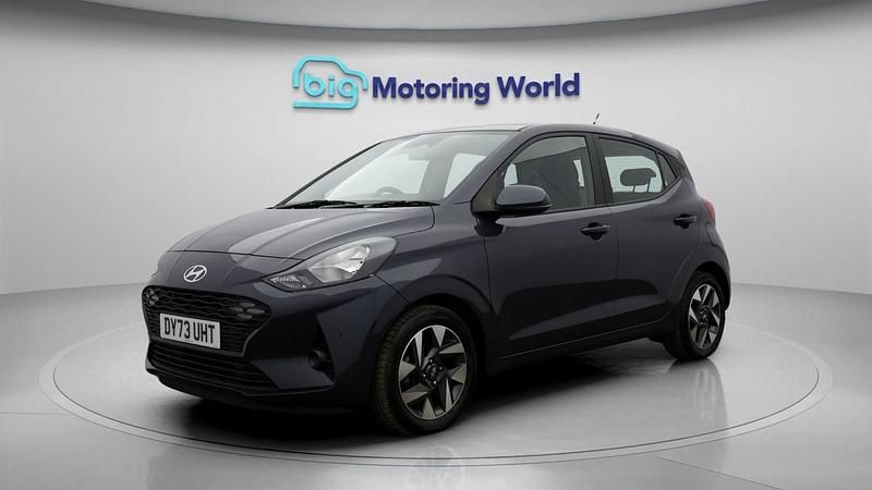 Used Hyundai i10 Advanced 67 HP (49 kW) 2024 Grey Hatchback