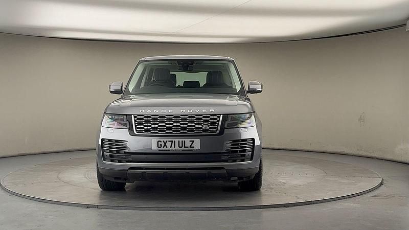 Used Land Rover Range Rover Vogue SE 300 HP (220 kW) 2021 Eiger grey SUV