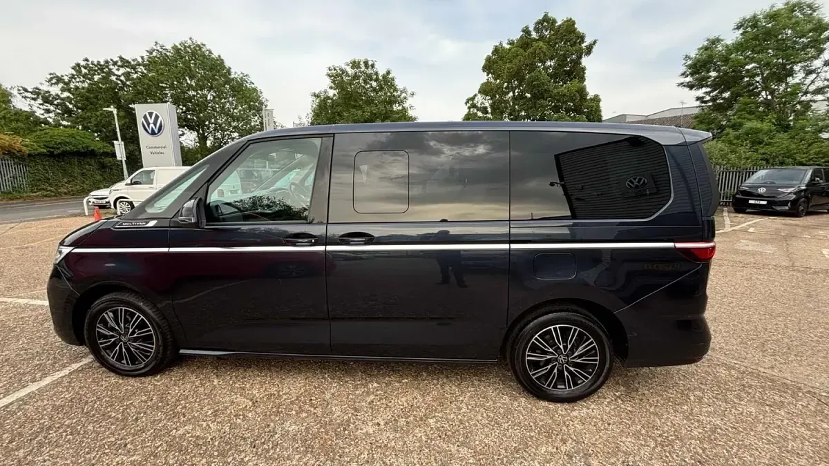 Used VW Multivan Style 204 HP (150 kW) 2023 Blue MPV