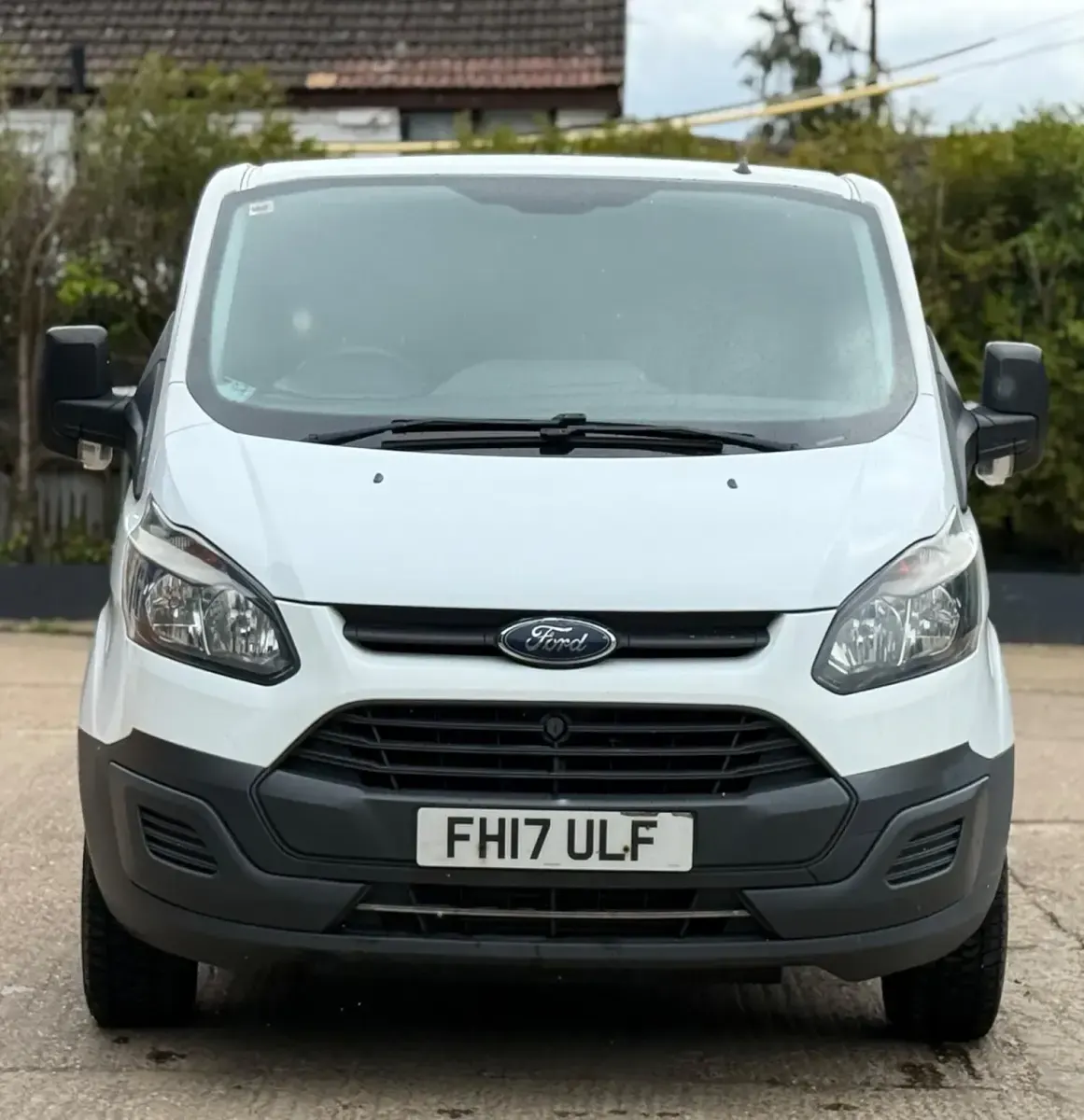 Used Ford Transit Custom 105 HP (77 kW) 2017 White Van