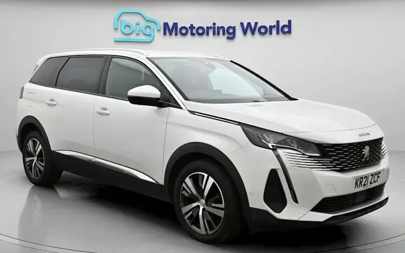 Used Peugeot 5008 Allure Premium 131 HP (96 kW) 2021 SUV