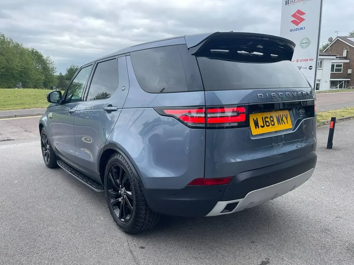 Used Land Rover Discovery 5 HSE 2018 Blue SUV