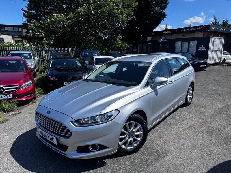 Silver Used 2015 Ford Mondeo Zetec Estate | £8,150 (Fair price) - Image 1/4
