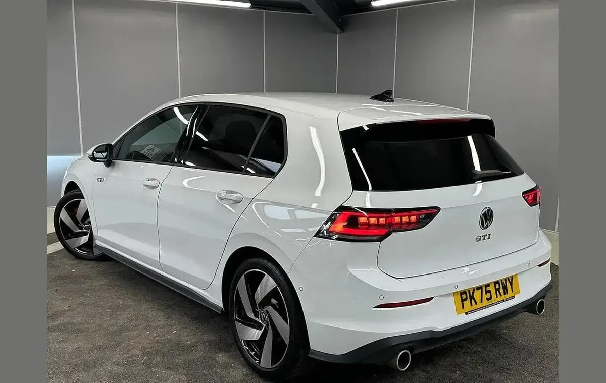 Used VW Golf VIII GTI 265 HP (194 kW) 2025 White Hatchback