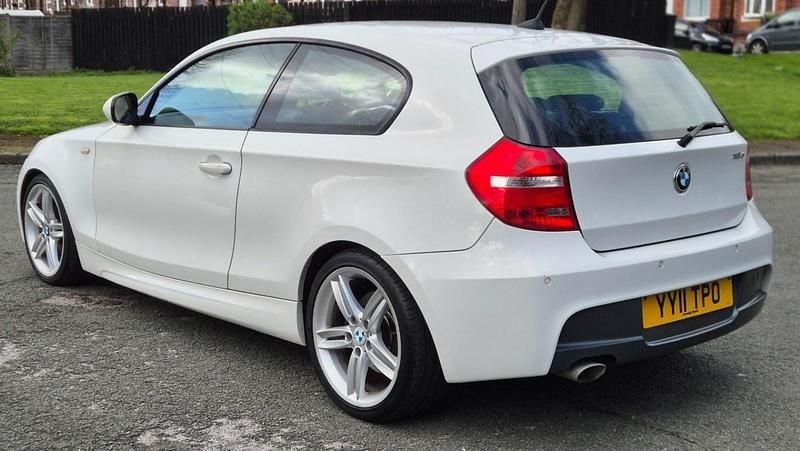Used BMW 118 M Sport 2011 White Hatchback