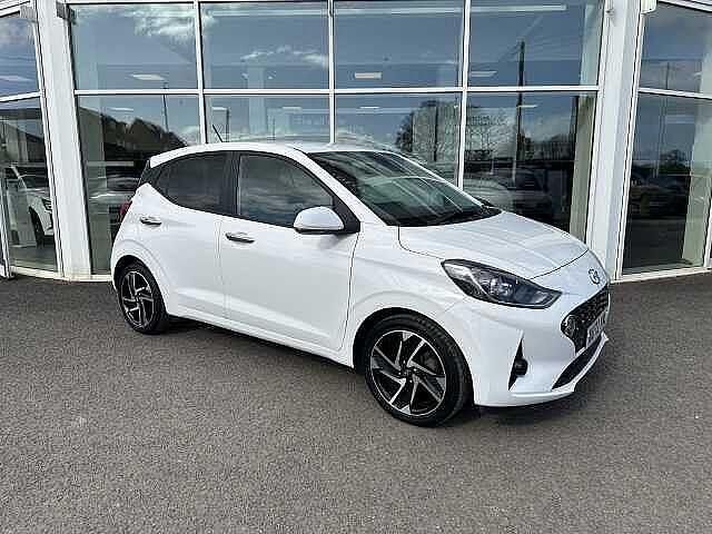 Used Hyundai i10 Premium 2023 White Hatchback
