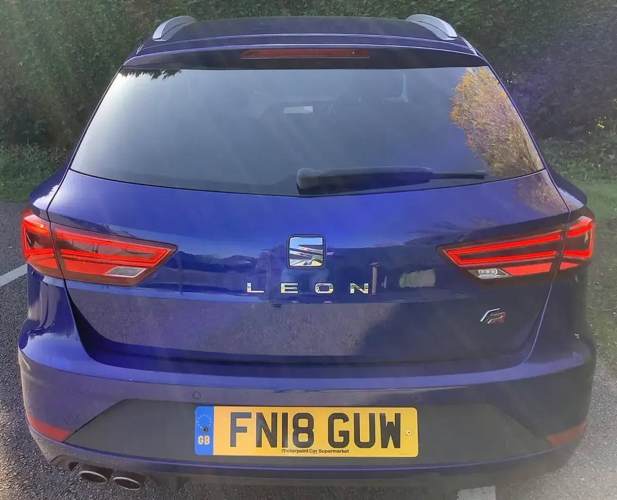 Used Seat Leon ST FR 150 HP (110 kW) 2018 Blue Estate