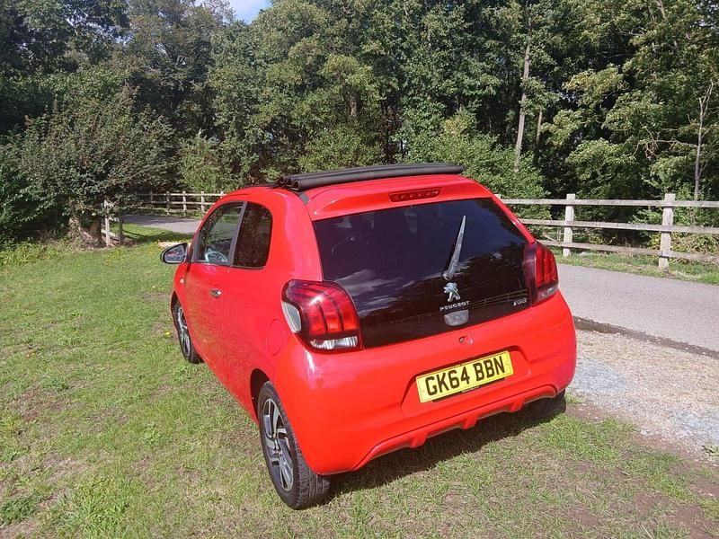 Used Peugeot 108 Allure 82 HP (60 kW) 2014 Red Hatchback