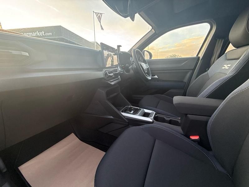 New Dacia Duster Journey 143 HP (105 kW) 2025 Sandstone Hatchback