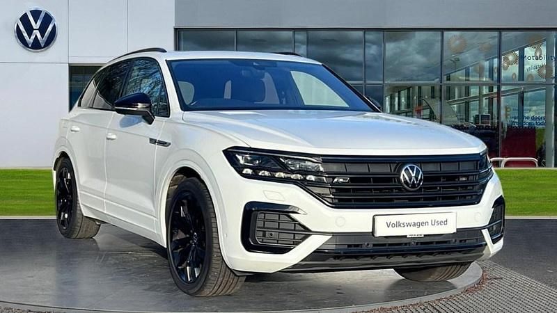 Pure white Used 2021 VW Touareg Black Edition SUV | £39,106 (Fair price) - Image 1/4
