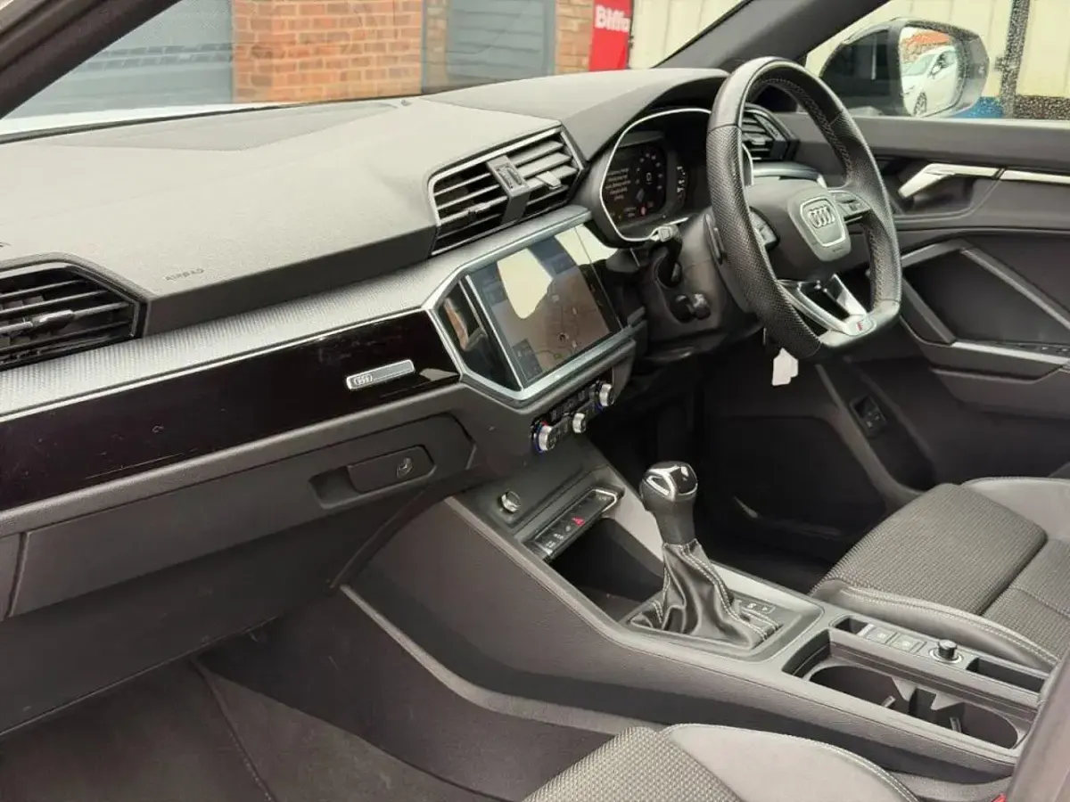 Used Audi Q3 Sportback Advanced 245 HP (180 kW) 2023 White SUV